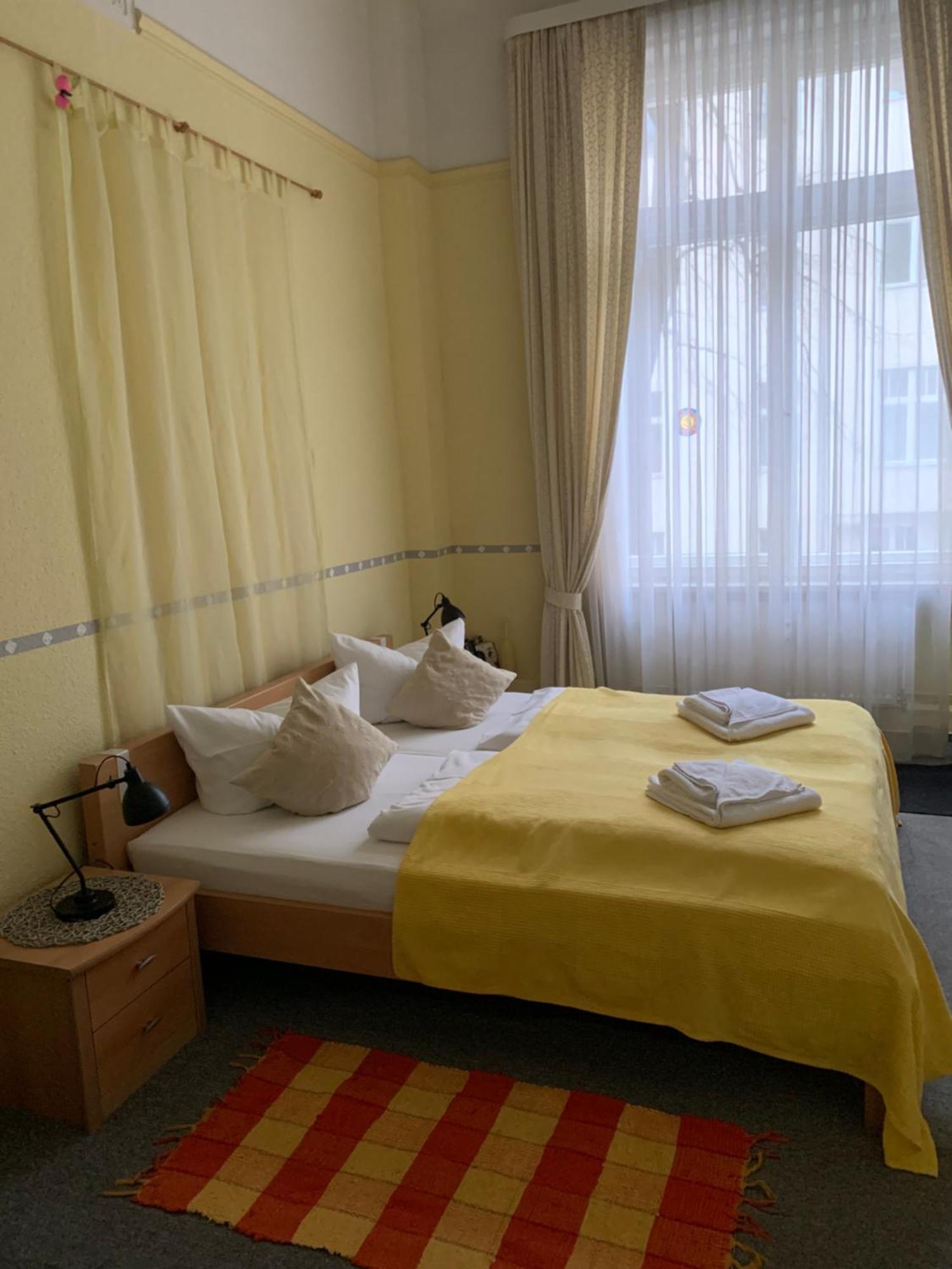 Hotel Pension Senta Berlin Bagian luar foto