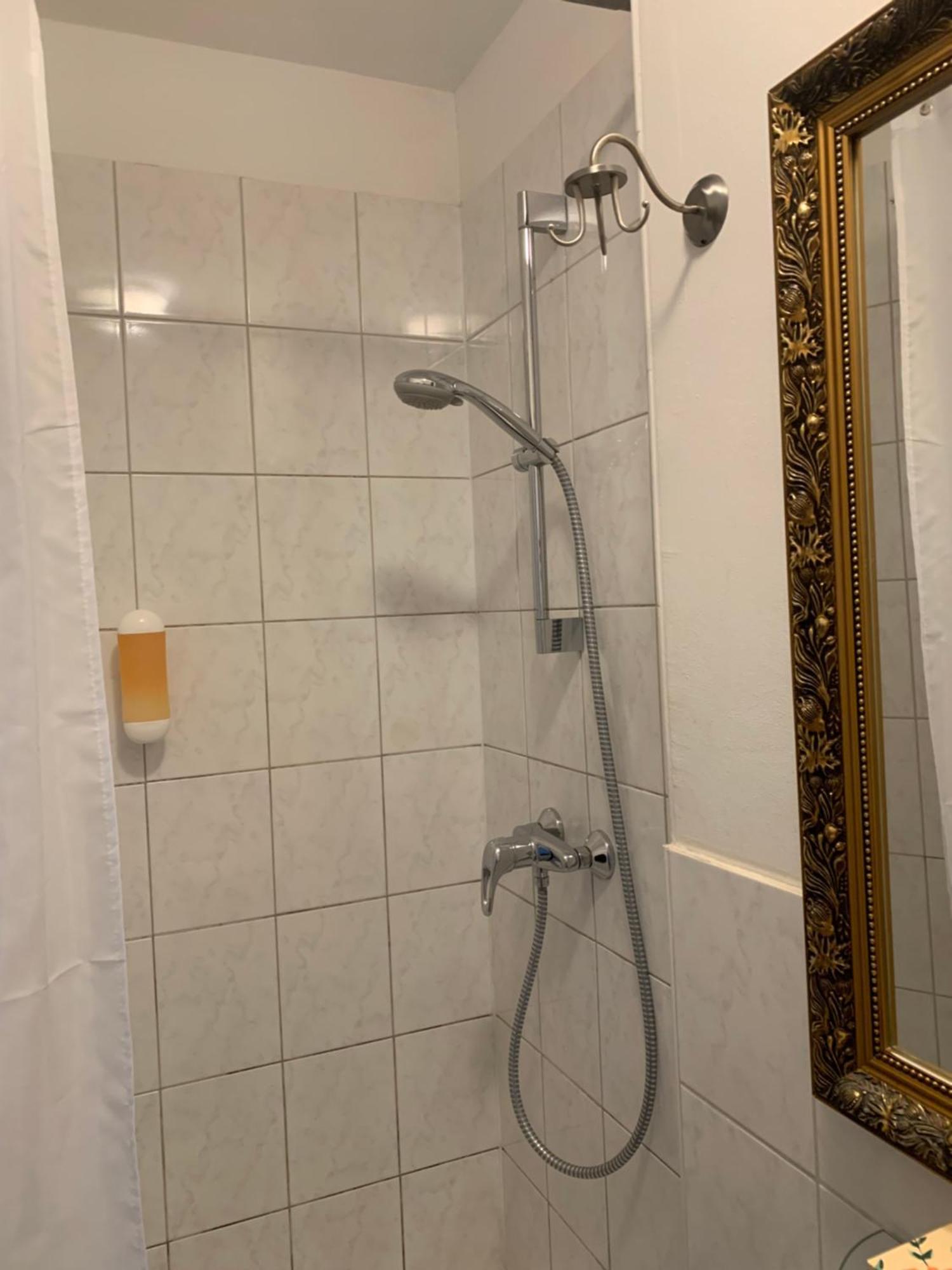 Hotel Pension Senta Berlin Bagian luar foto