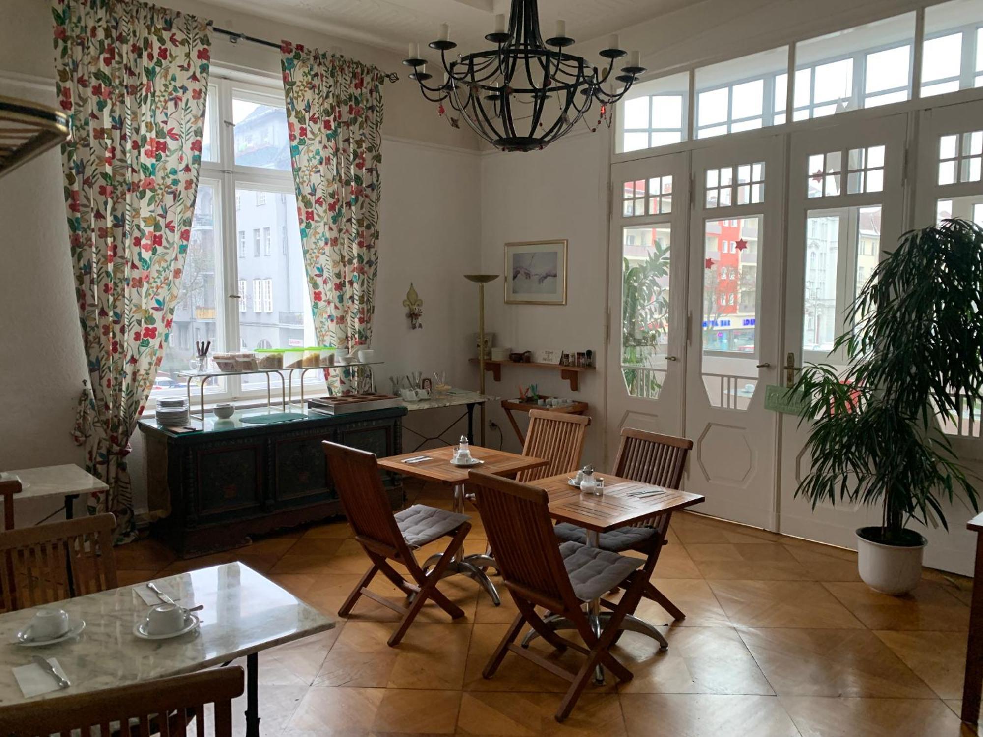 Hotel Pension Senta Berlin Bagian luar foto