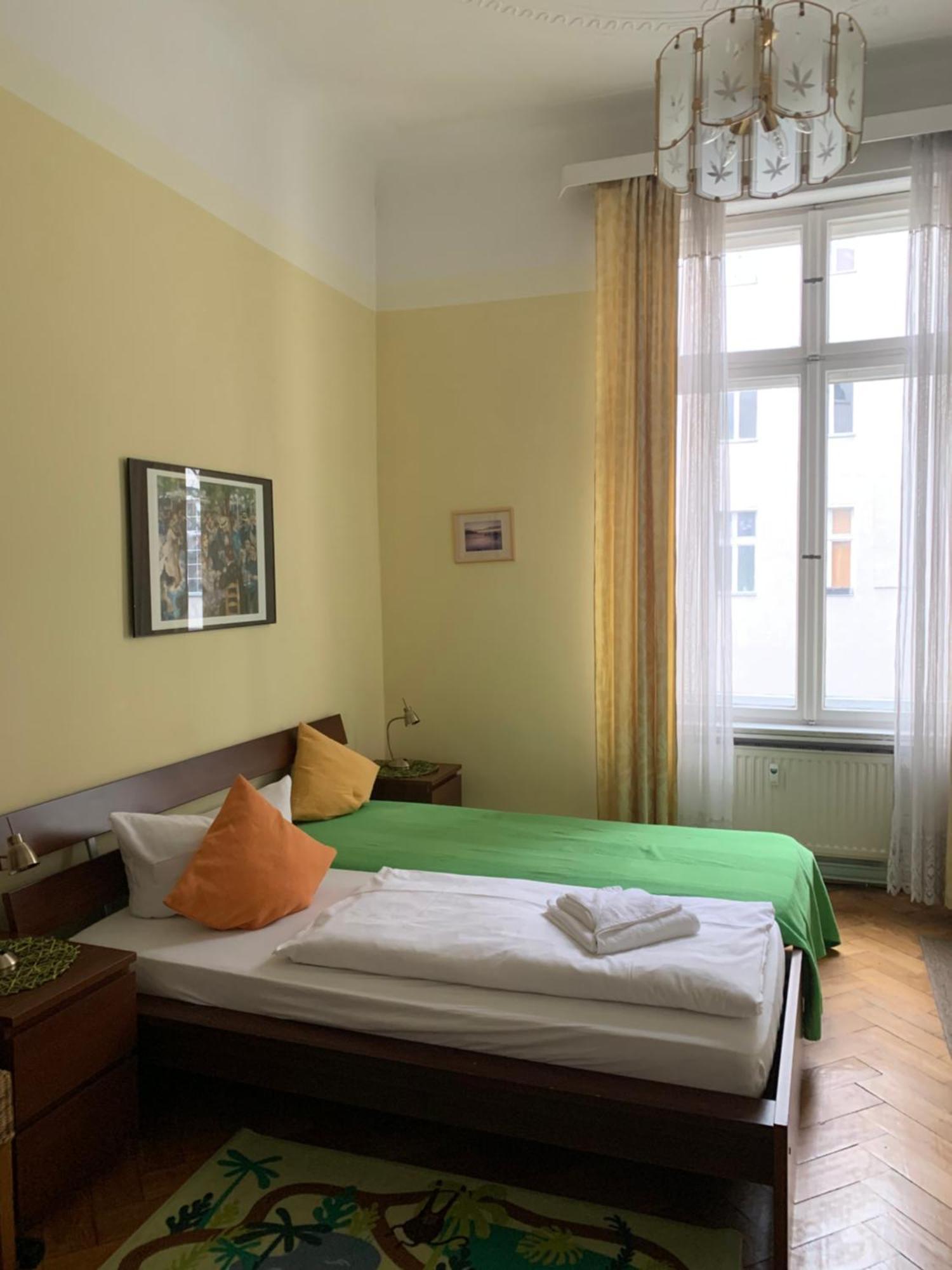 Hotel Pension Senta Berlin Bagian luar foto